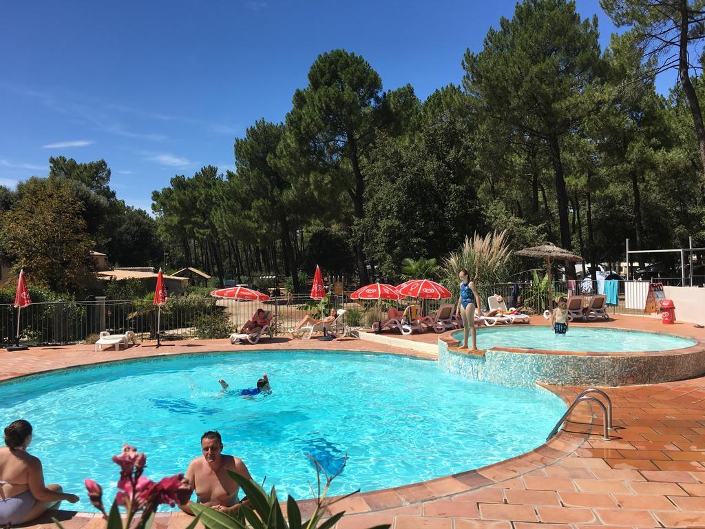 Camping La Simioune En Provence โบลแลน ภายนอก รูปภาพ